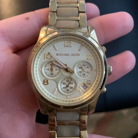 MICHAEL KORS WATCH - Picture 5 of 6